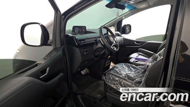 Hyundai Staria Inspiration, 2025 10