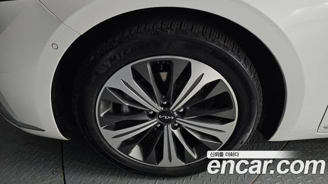 Kia K8 гибрид Signature, 2022 все фото