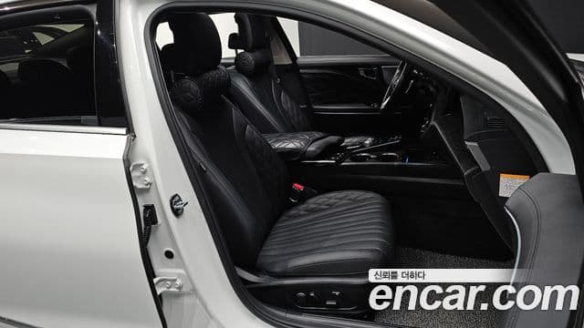 Kia K8 гибрид Signature, 2022 10