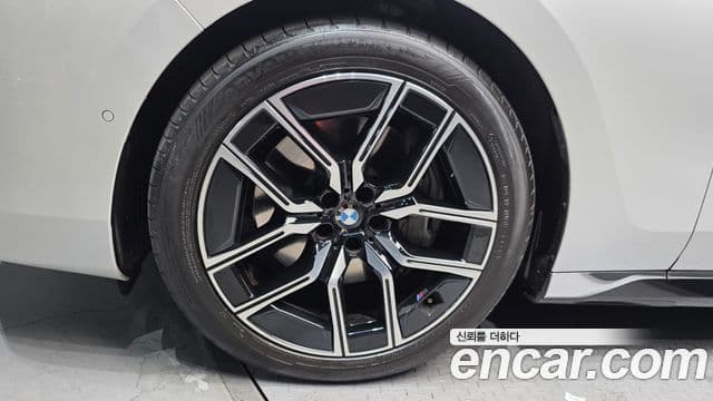 BMW 7시리즈 (G70) 740i xDrive M Sport, 2024 все фото