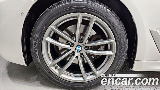 BMW 5시리즈 (G30) 520d xDrive M Sport, 2018 все фото
