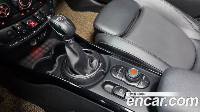Mini Cooper 클럽맨 2세대, 2017 9