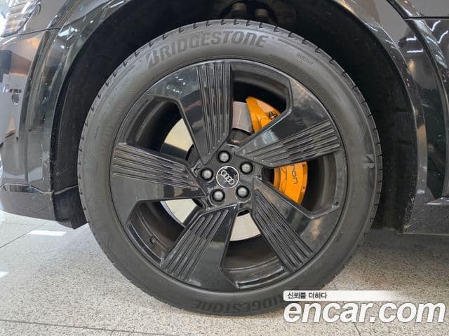 Audi e-Tron 55 Quattro Sportback, 2023 все фото