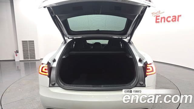 Tesla модель S Long Range, 2019 20