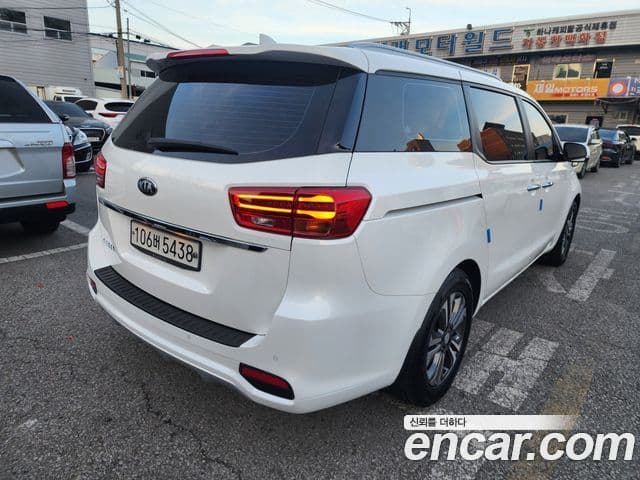 Kia The / новый New Carnival Luxury, 2020 все фото