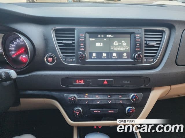 Kia The / новый New Carnival Luxury, 2020 12