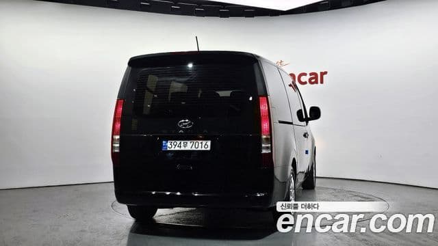 Hyundai Staria Modern, 2023 4