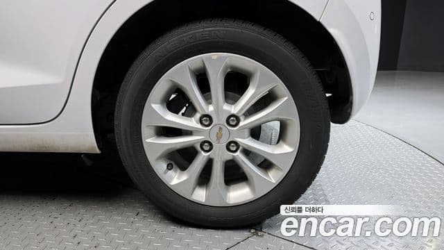 Chevrolet(GM대우) The / новый New Spark Premier, 2021 все фото