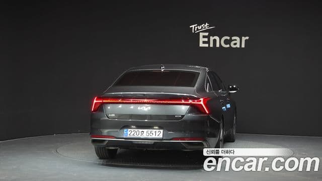 Kia K8 гибрид Signature, 2023 4