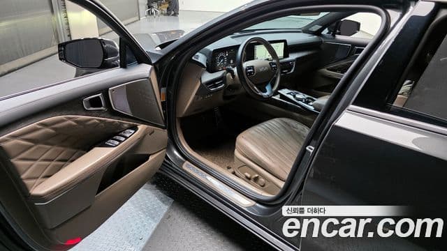 Kia K8 гибрид Signature, 2023 10