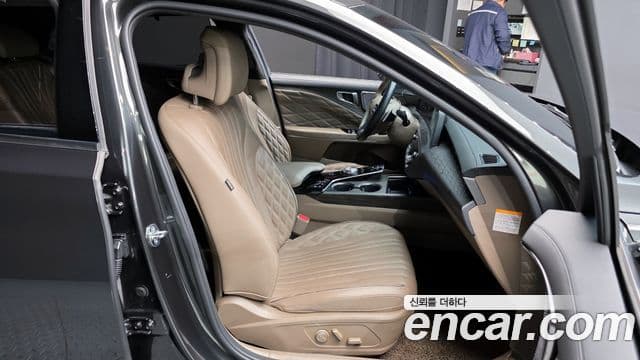 Kia K8 гибрид Signature, 2023 12