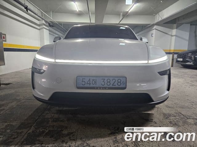 Tesla модель Y, 2025 1