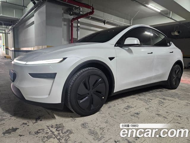 Tesla модель Y, 2025 2