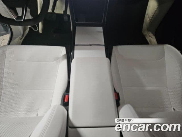 Tesla модель Y, 2025 10