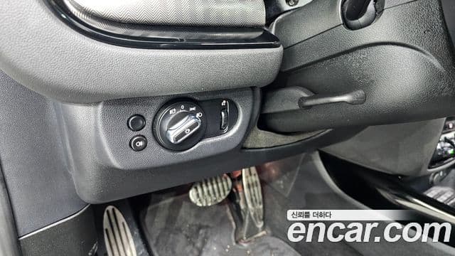 Mini Cooper S 클럽맨 2세대, 2023 13