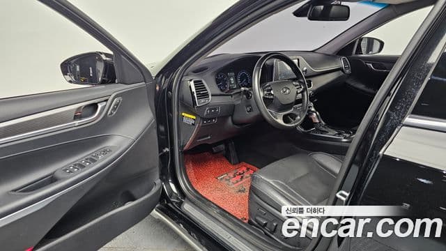 Hyundai Grandeur IG 3.0 LPi Exclusive (арендный автомобиль), 2018 10