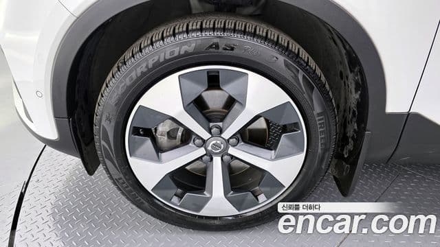 Volvo XC40 B4 Ultimate Bright, 2023 все фото