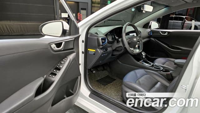 Hyundai Ioniq гибрид, 2018 11