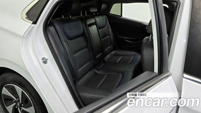 Hyundai Ioniq гибрид, 2018 12