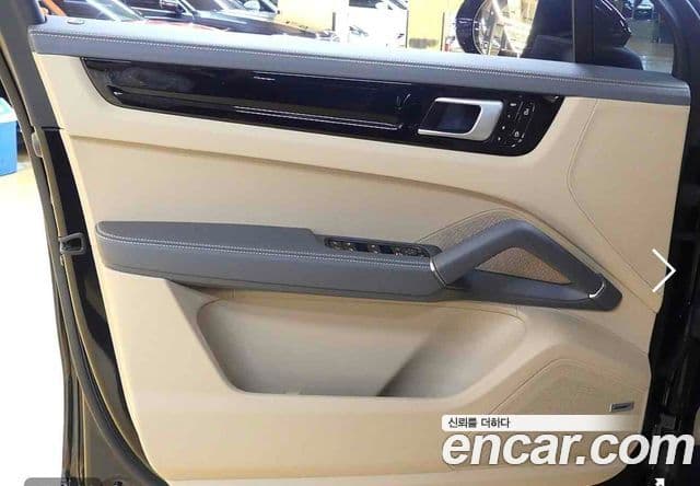 Porsche Cayenne (PO536) 3.0 E-гибрид, 2021 10