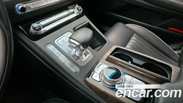 Genesis G90 Premium Luxury, 2021 9