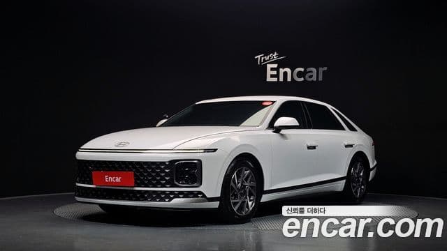 Hyundai Grandeur (GN7) люксовая версия, 2025 1