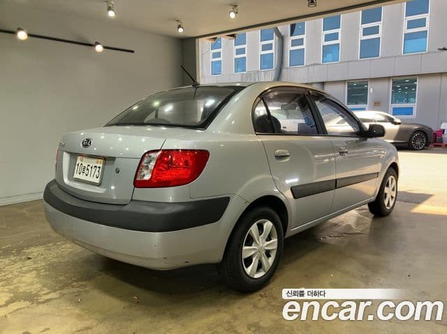 Kia Pride(новый кузов / новое поколение) 4DR 1.4 DOHC L, 2007 3
