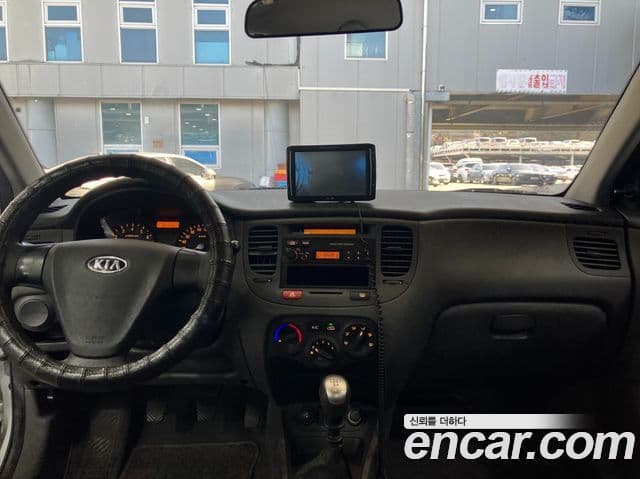 Kia Pride(новый кузов / новое поколение) 4DR 1.4 DOHC L, 2007 7