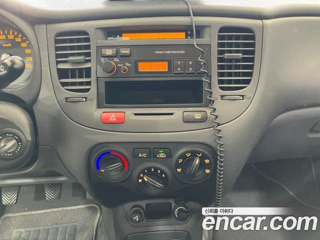 Kia Pride(новый кузов / новое поколение) 4DR 1.4 DOHC L, 2007 12