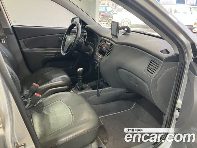 Kia Pride(новый кузов / новое поколение) 4DR 1.4 DOHC L, 2007 13