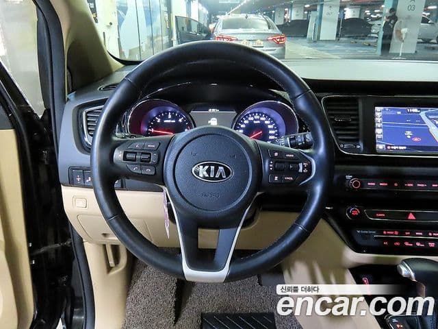 Kia The / новый New Carnival Noblesse Special, 2019 11