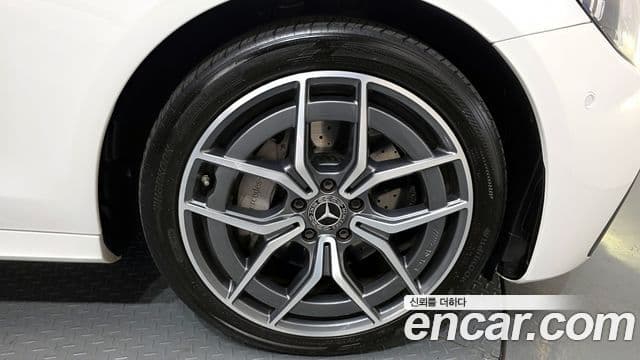 Mercedes-Benz E-класс W213 AMG Line, 2022 все фото