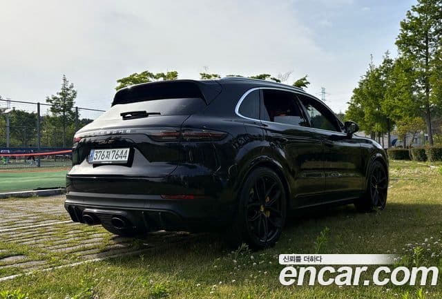 Porsche Cayenne (PO536), 2019 6