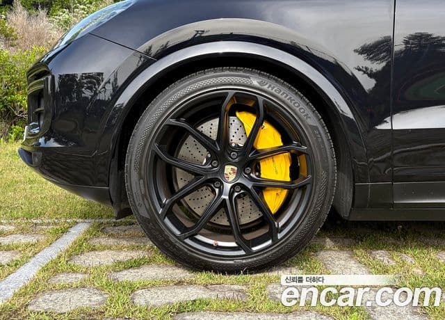 Porsche Cayenne (PO536), 2019 9