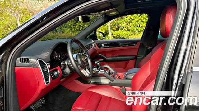 Porsche Cayenne (PO536), 2019 10