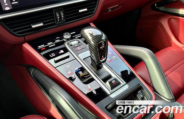 Porsche Cayenne (PO536), 2019 17