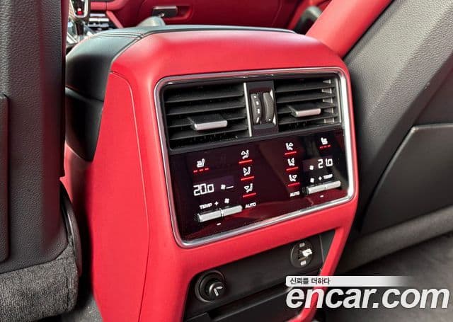 Porsche Cayenne (PO536), 2019 18