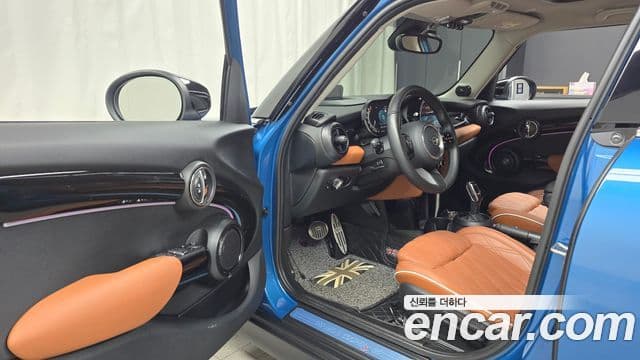 Mini Cooper S 3세대, 2023 10