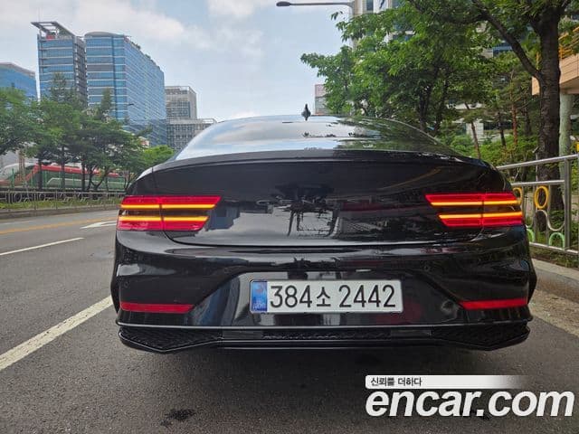 Genesis G80 (RG3) чёрный, 2026 4