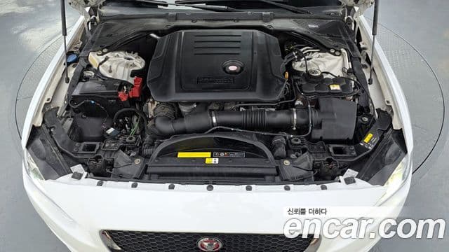 Jaguar XE 20d Portfolio, 2019 6