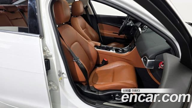 Jaguar XE 20d Portfolio, 2019 12