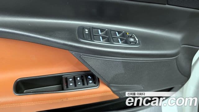 Jaguar XE 20d Portfolio, 2019 14