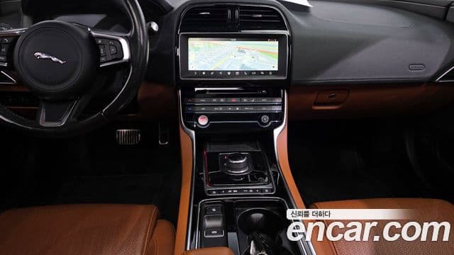 Jaguar XE 20d Portfolio, 2019 19