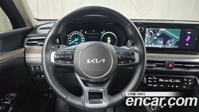 Kia K5 гибрид 3세대 Noblesse, 2023 13