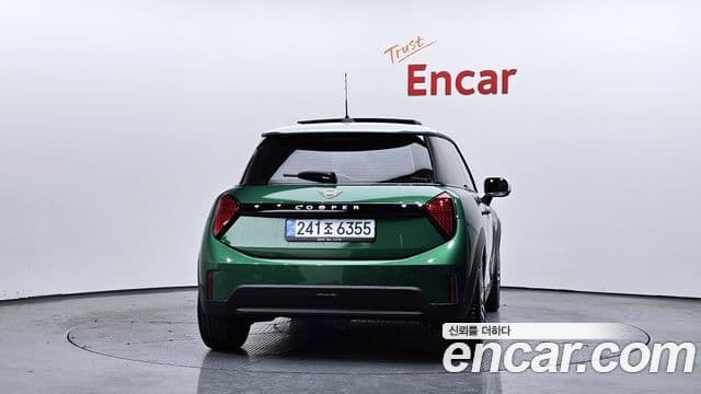 Mini Cooper C 4세대 Classic, 2025 4