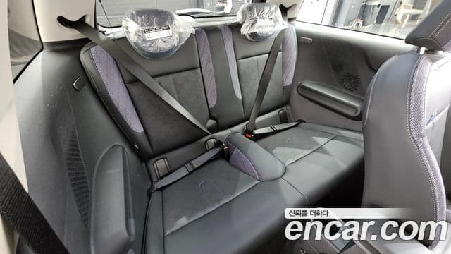 Mini Cooper C 4세대 Classic, 2025 12