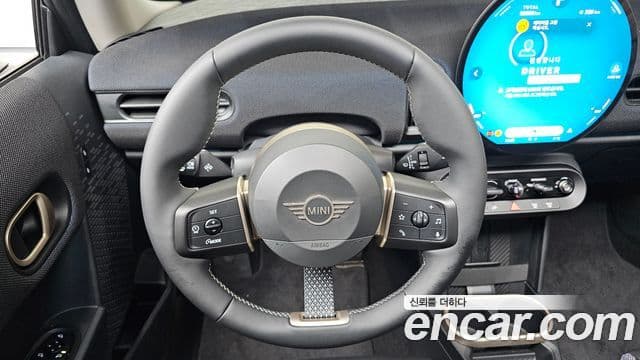 Mini Cooper C 4세대 Classic, 2025 13