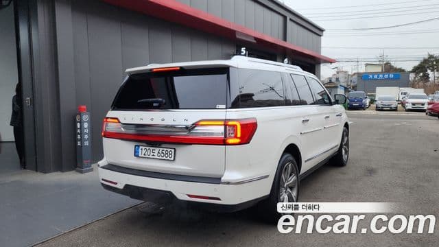 Lincoln Navigator 4세대 3.5L чёрный Label, 2018 2