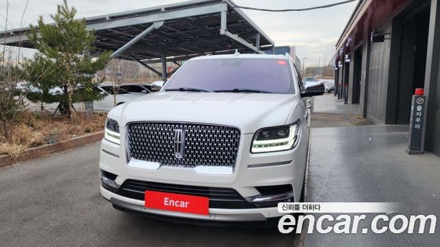 Lincoln Navigator 4세대 3.5L чёрный Label, 2018 3