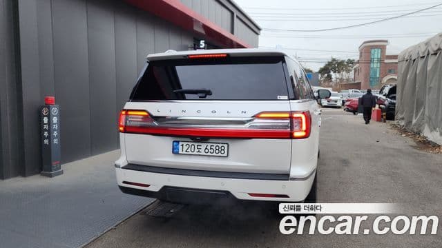 Lincoln Navigator 4세대 3.5L чёрный Label, 2018 4